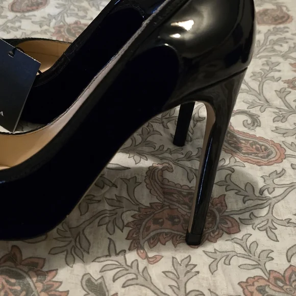 Zara Black Velvet High Heel Shoes - Picture 3 of 8